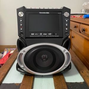 USA karaoke machine and cds